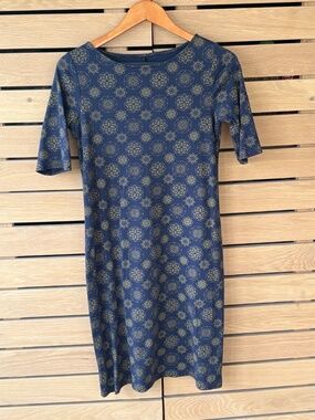 Fair Indigo Organic Pima Cotton Dress – Blue & Gold Geometric Print – Excellent